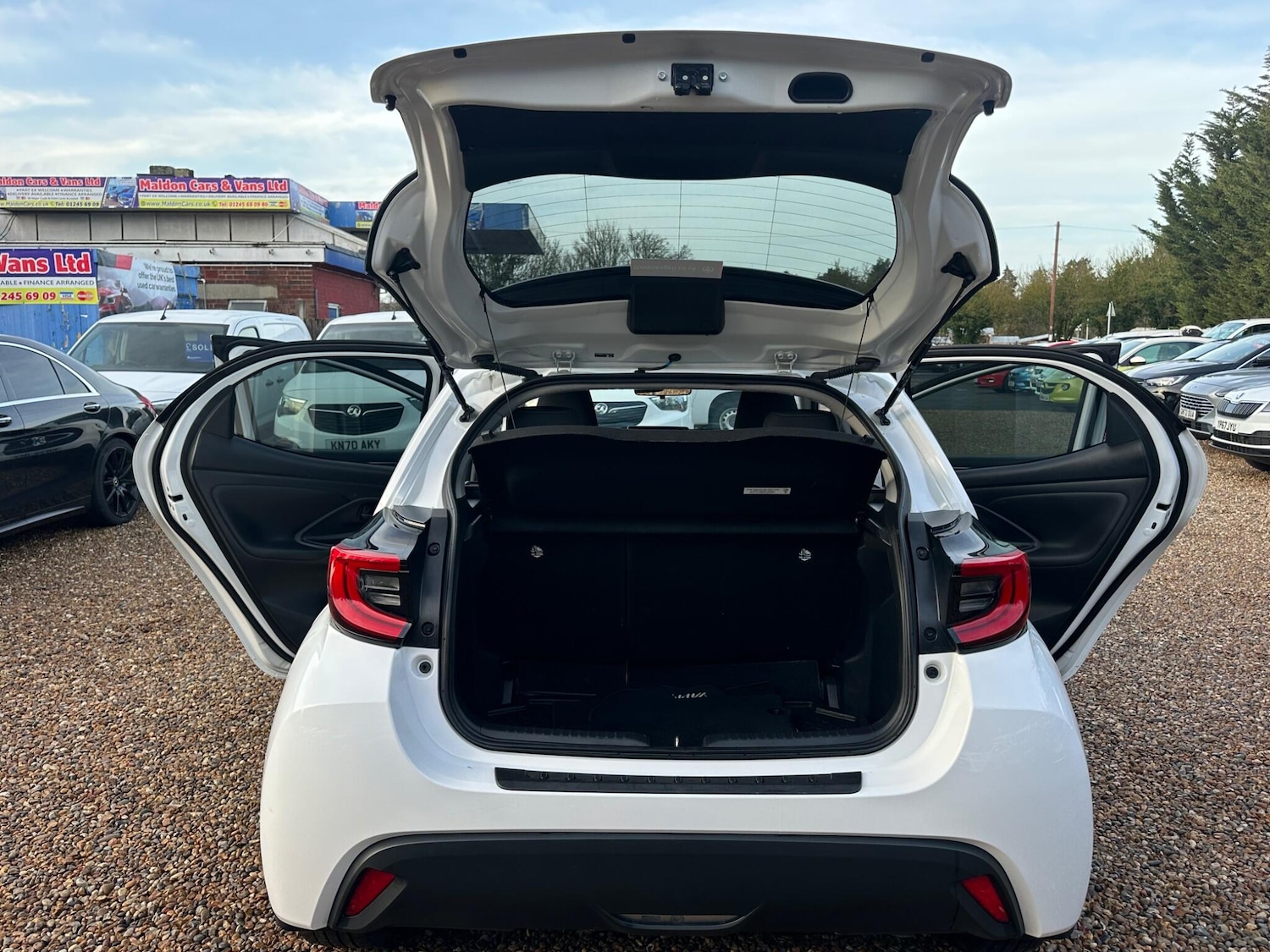 Used Toyota Yaris 2022 for sale - 77387408: Photo 22