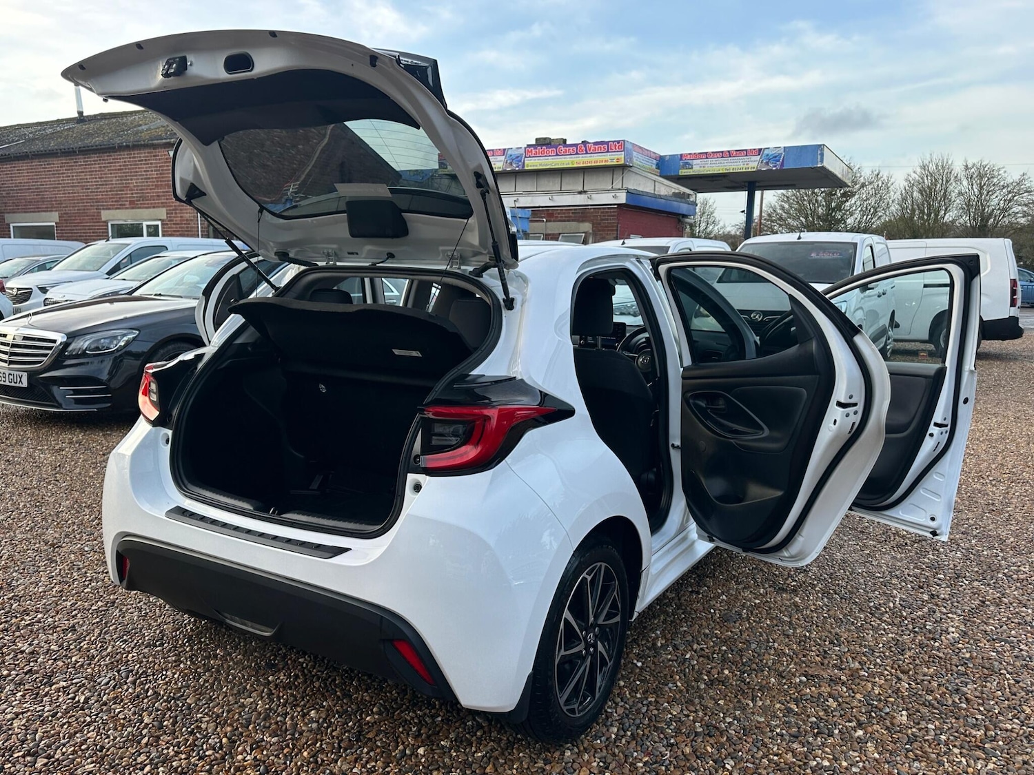 Used Toyota Yaris 2022 for sale - 77387408: Photo 23