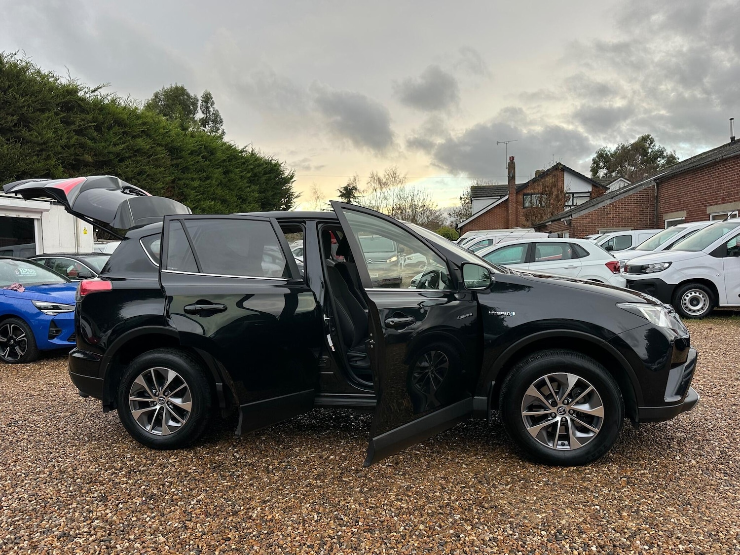 Used Toyota RAV4 2016 for sale - 77238031: Photo 25