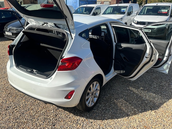 Used Ford Fiesta 2018 for sale - 76109342: Photo 23