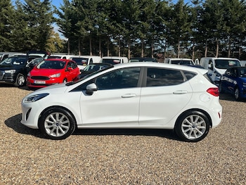 Used Ford Fiesta 2018 for sale - 76109342: Photo 2