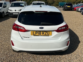 Used Ford Fiesta 2018 for sale - 76109342: Photo 4