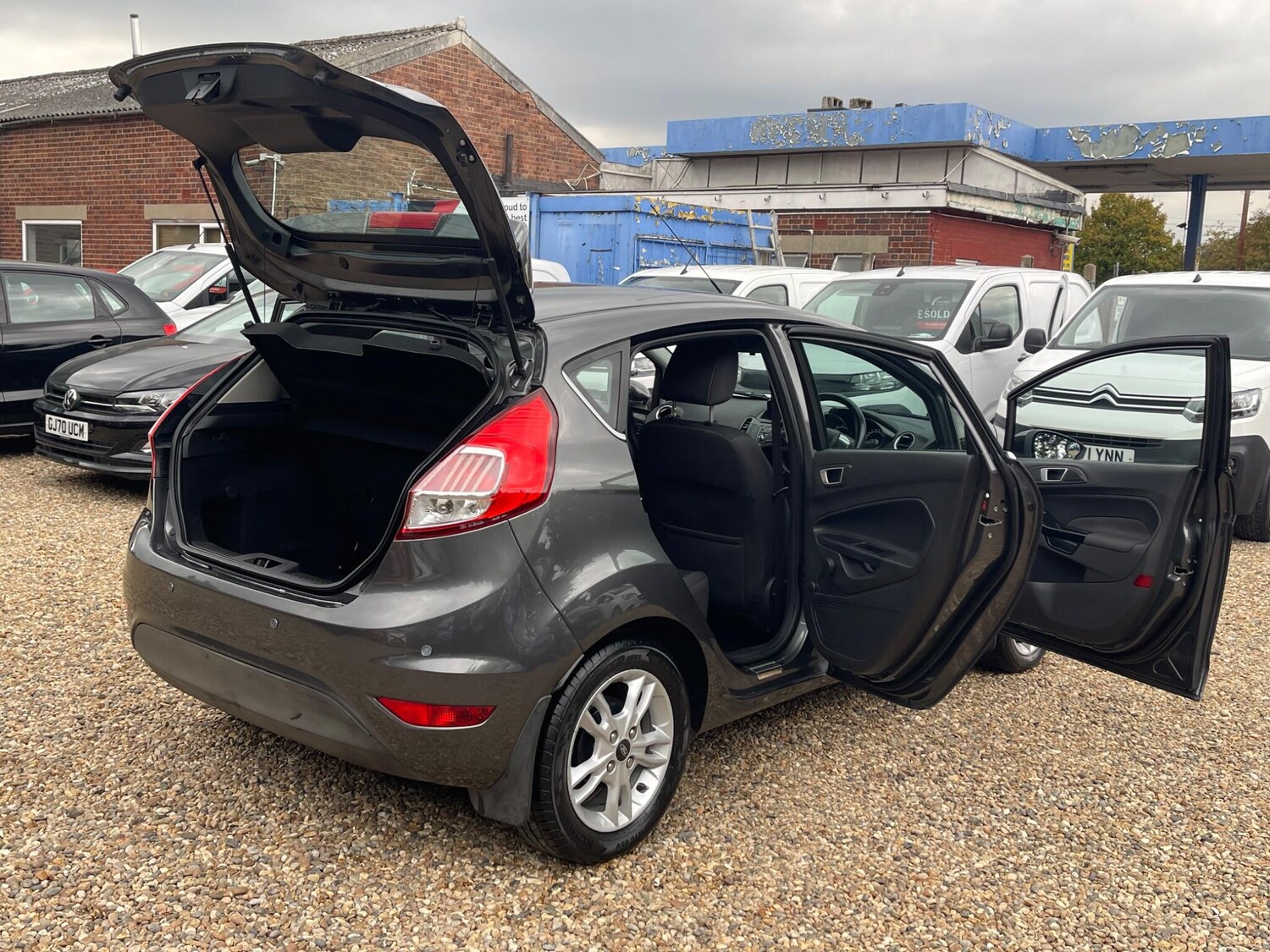 Used Ford Fiesta 2017 for sale - 75990433: Photo 33