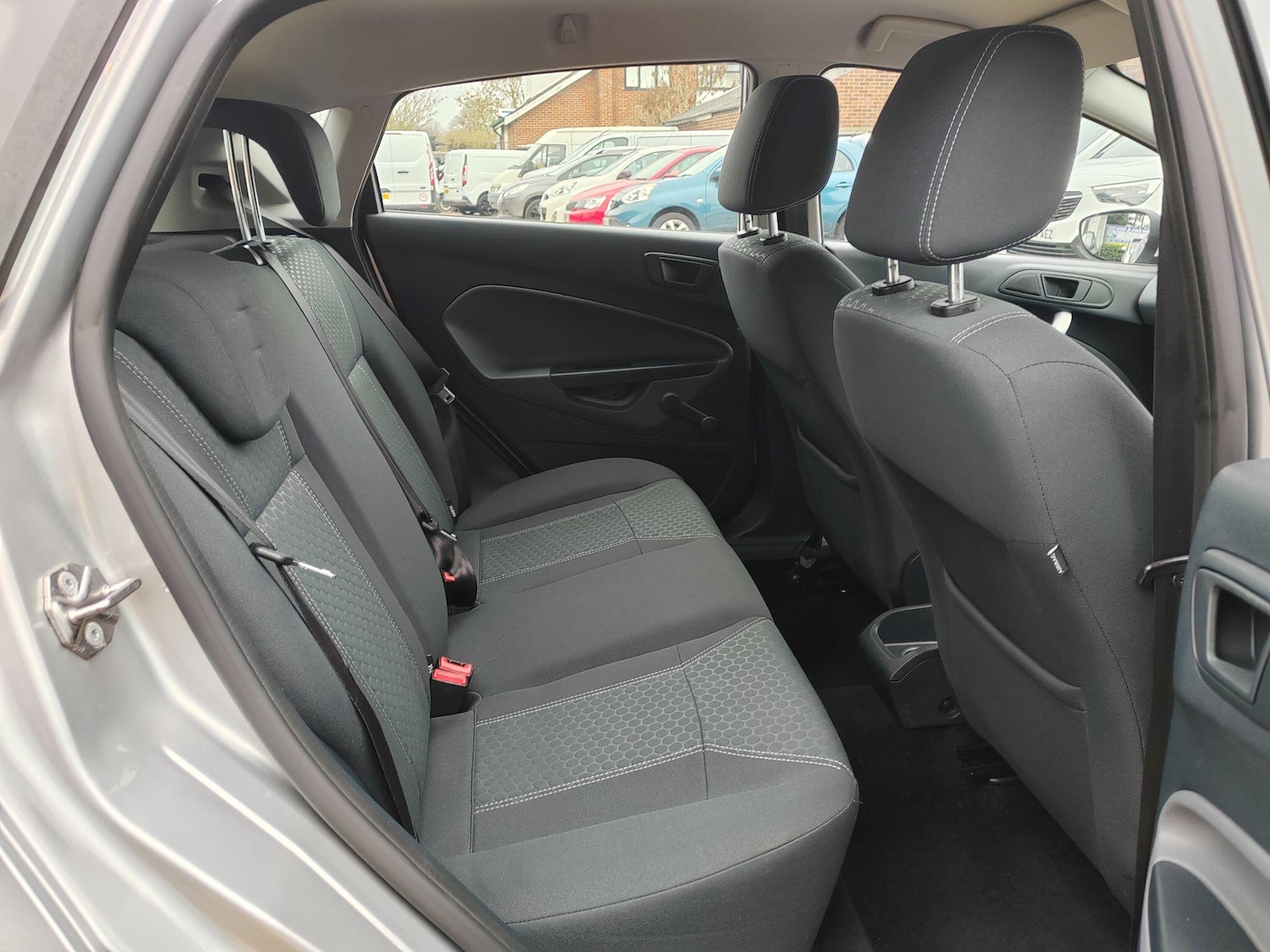 Used Ford Fiesta 2010 for sale - 77067123: Photo 12