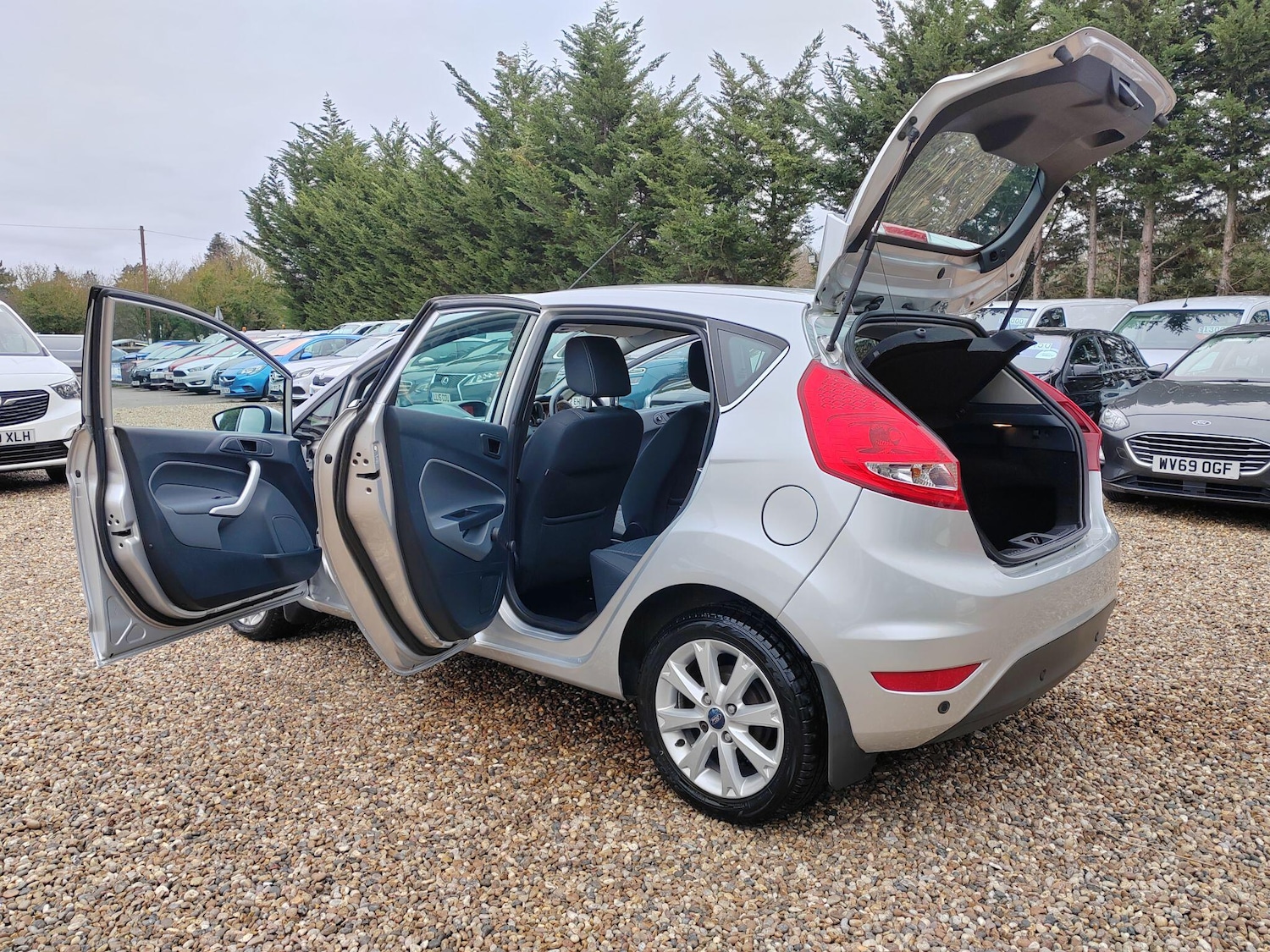 Used Ford Fiesta 2010 for sale - 77067123: Photo 19