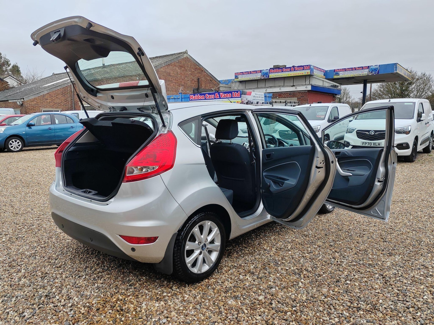 Used Ford Fiesta 2010 for sale - 77067123: Photo 21