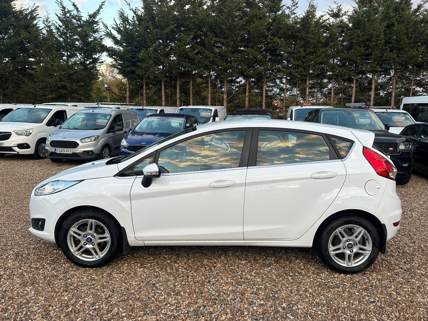 Used Ford Fiesta 2013 for sale - 76370874: Photo 2