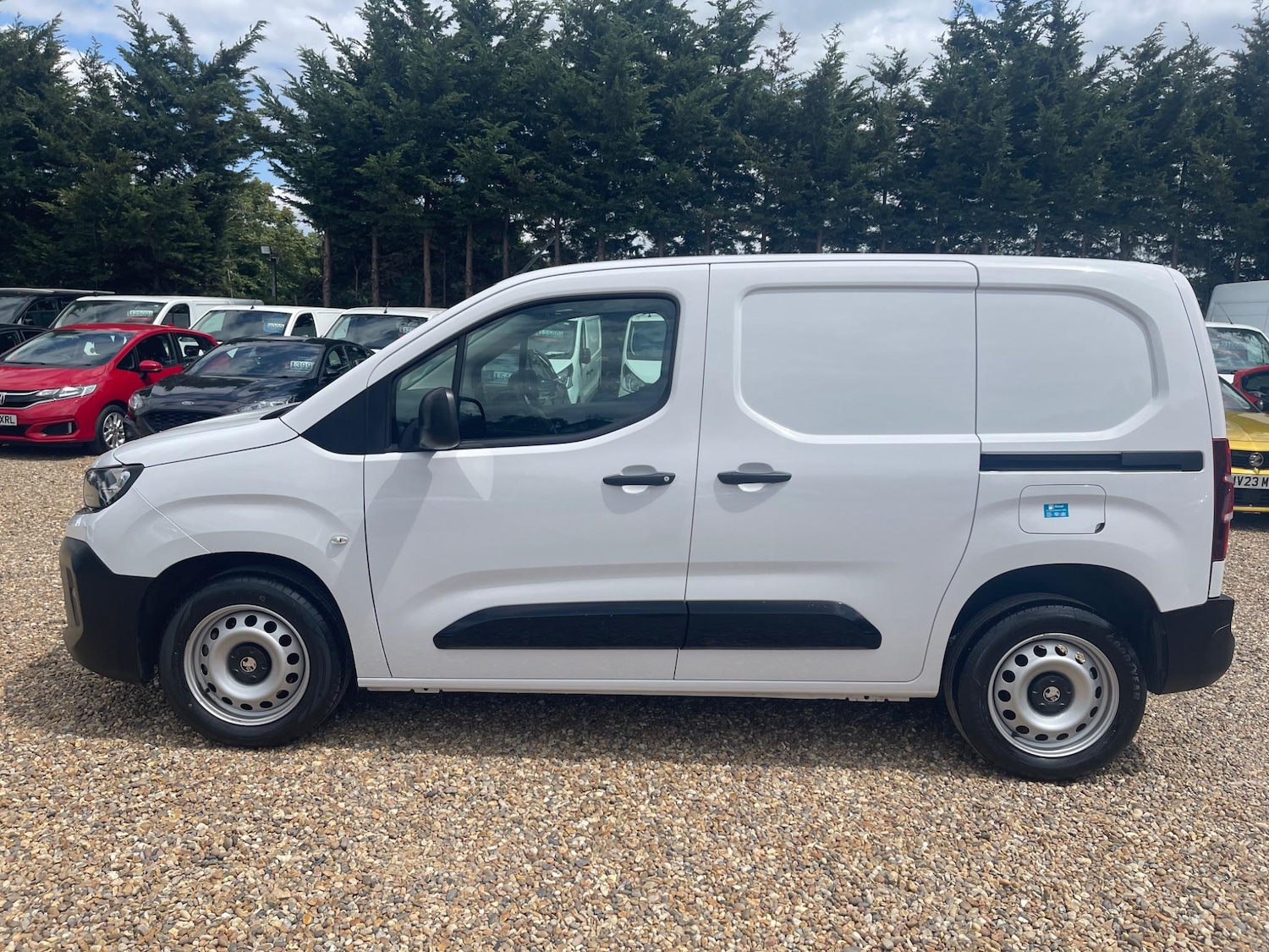 Used Vauxhall Combo 2024 for sale - 76398451: Photo 2