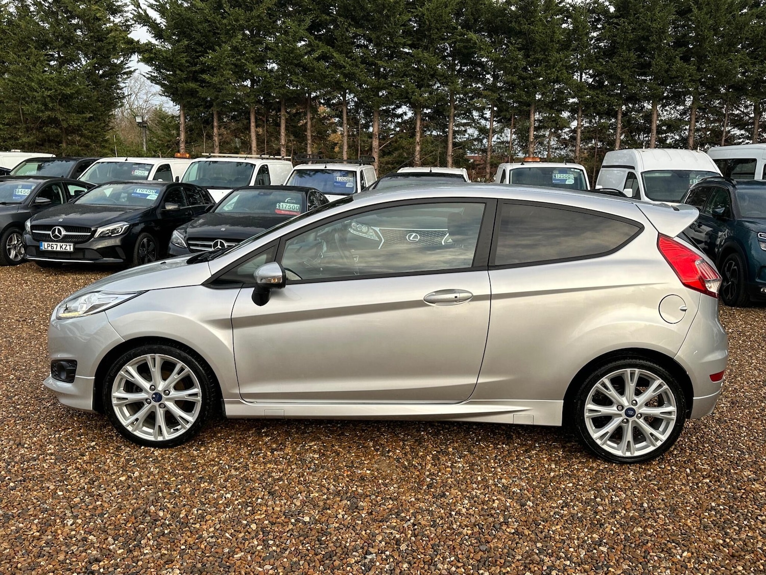Used Ford Fiesta 2015 for sale - 76801251: Photo 2