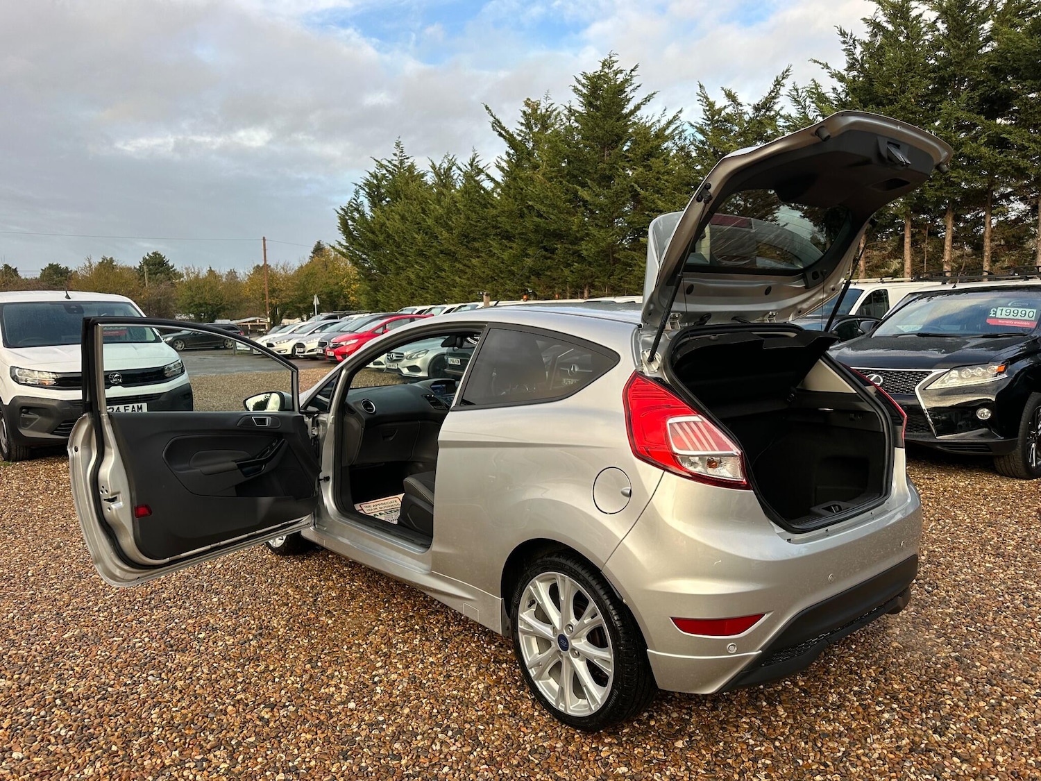 Used Ford Fiesta 2015 for sale - 76801251: Photo 20