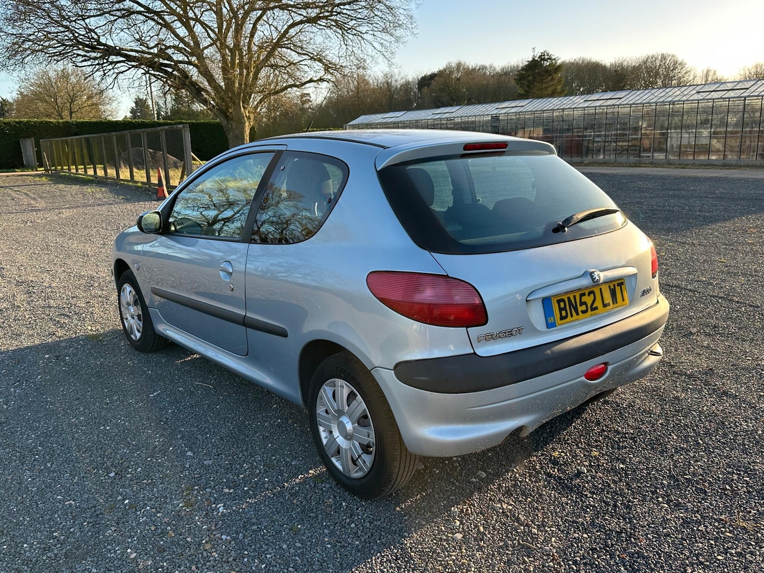 Used Peugeot 206 2002 for sale - 77970700: Photo 3