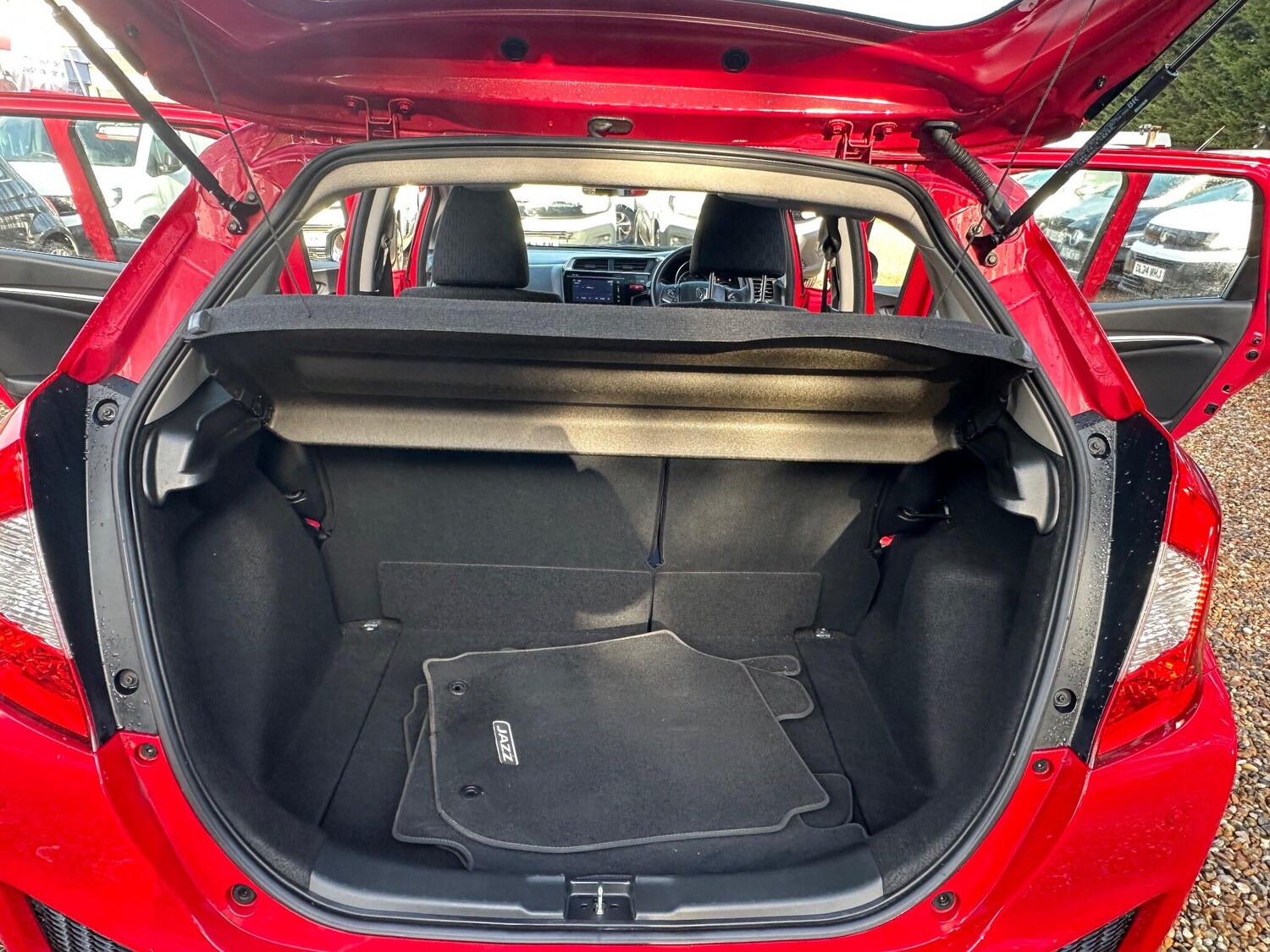 Used Honda Jazz 2015 for sale - 76389302: Photo 16