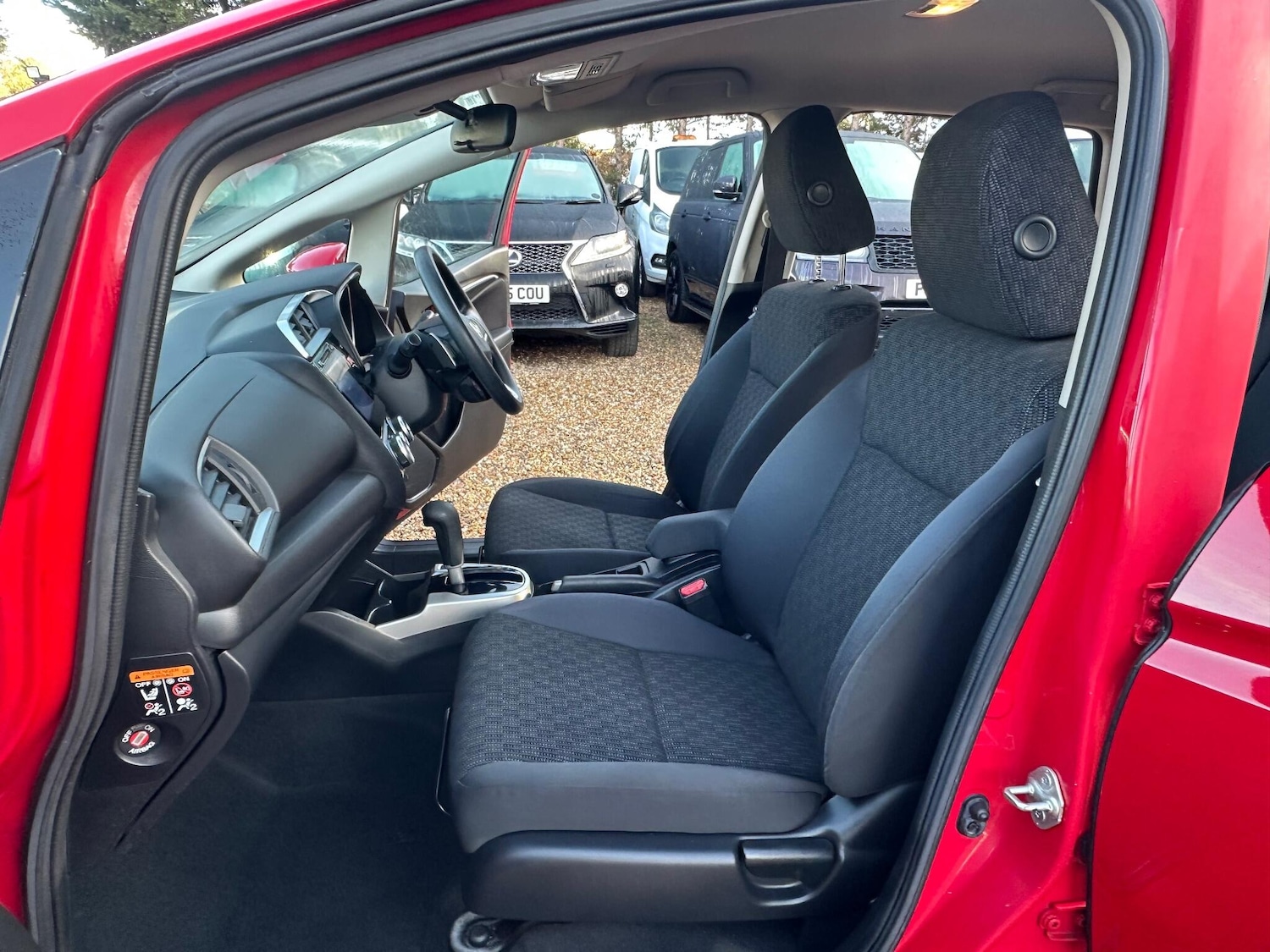 Used Honda Jazz 2015 for sale - 76389302: Photo 18