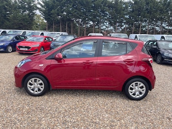Used Hyundai i10 2017 for sale - 75508111: Photo