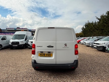 Used Peugeot Expert 2018 for sale - 79552897: Photo