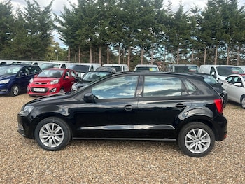 Used Volkswagen Polo 2015 for sale - 75883838: Photo