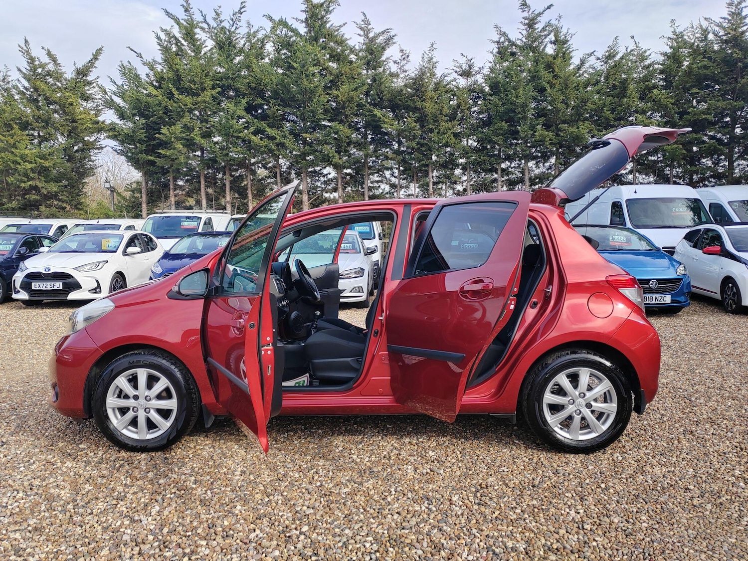 Used Toyota Yaris 2012 for sale - 77637605: Photo 21