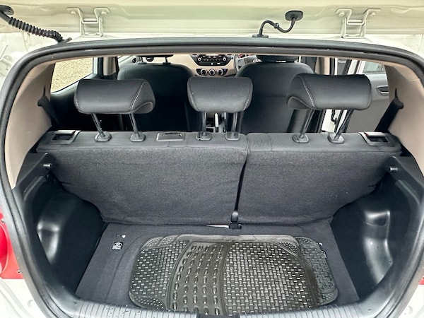 Used Hyundai i10 2016 for sale - 76260070: Photo 14