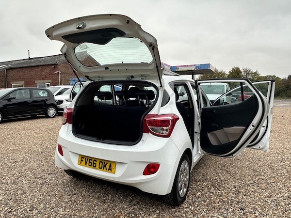 Used Hyundai i10 2016 for sale - 76260070: Photo 22