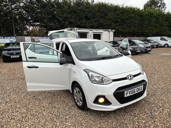 Used Hyundai i10 2016 for sale - 76260070: Photo 24