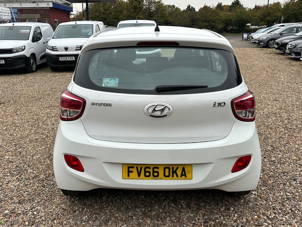 Used Hyundai i10 2016 for sale - 76260070: Photo 4