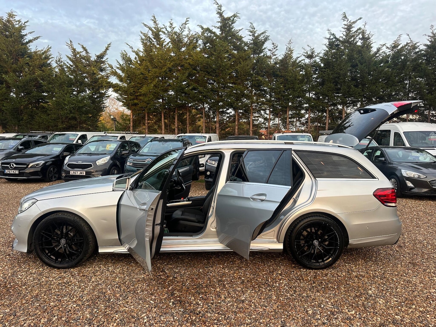 Used Mercedes-Benz E Class 2014 for sale - 76992436: Photo 24