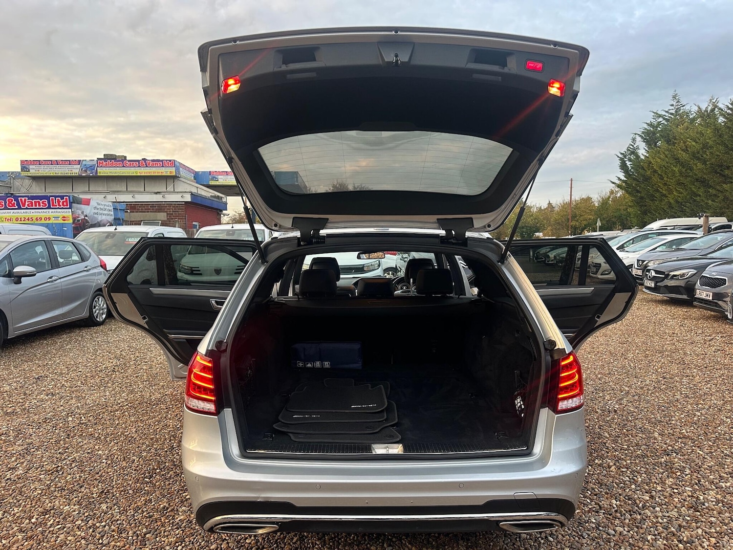 Used Mercedes-Benz E Class 2014 for sale - 76992436: Photo 26