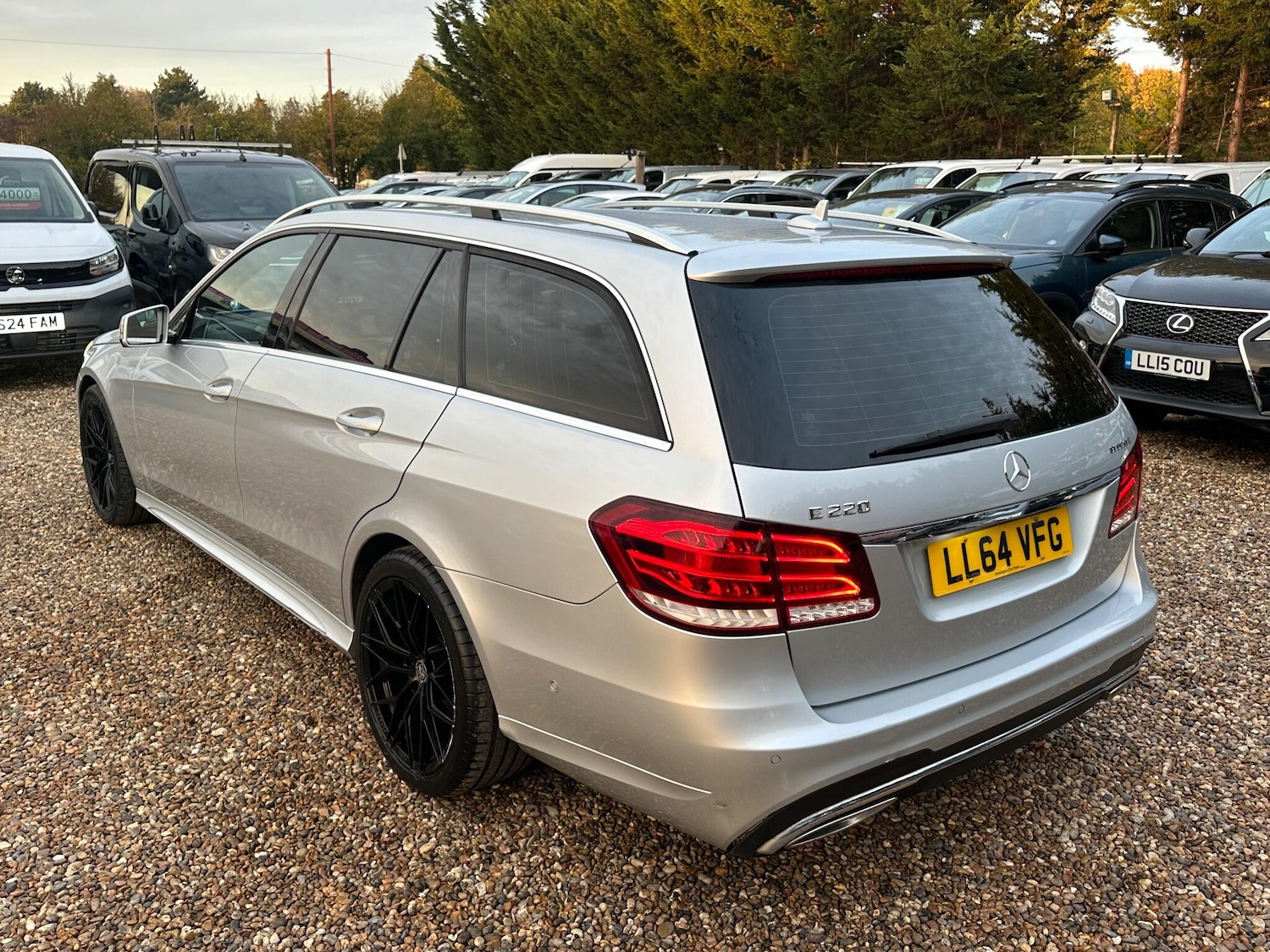 Used Mercedes-Benz E Class 2014 for sale - 76992436: Photo 3