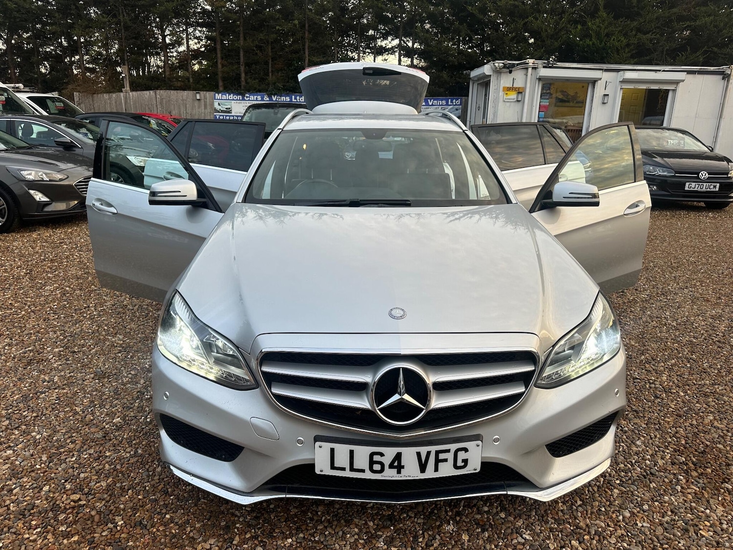 Used Mercedes-Benz E Class 2014 for sale - 76992436: Photo 30