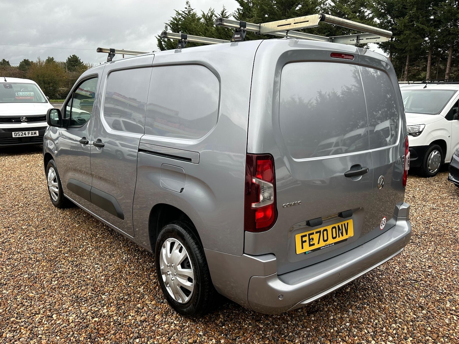 Used Vauxhall Combo 2020 for sale - 76886616: Photo 3