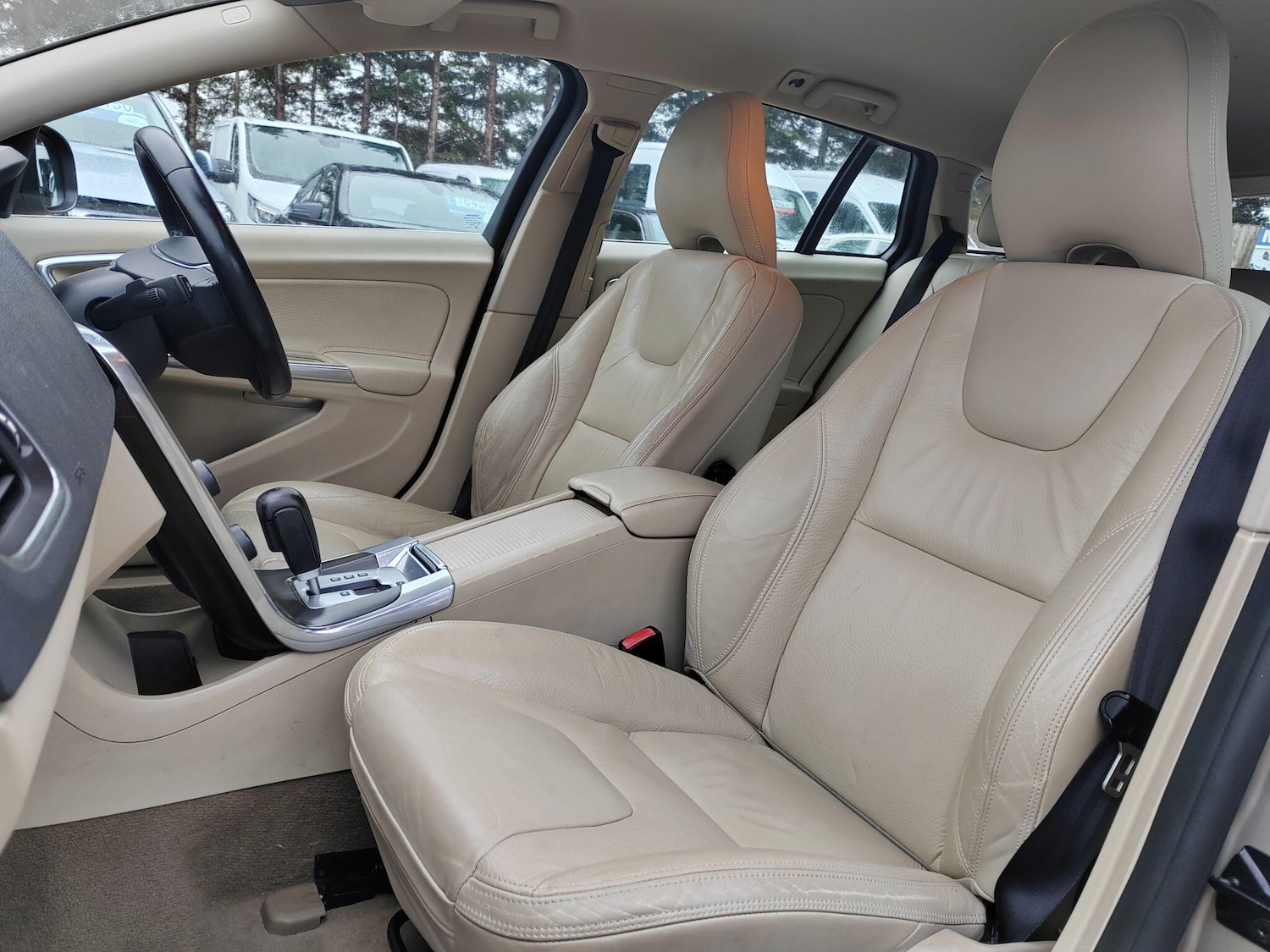 Used Volvo V60 2011 for sale - 77359193: Photo 10