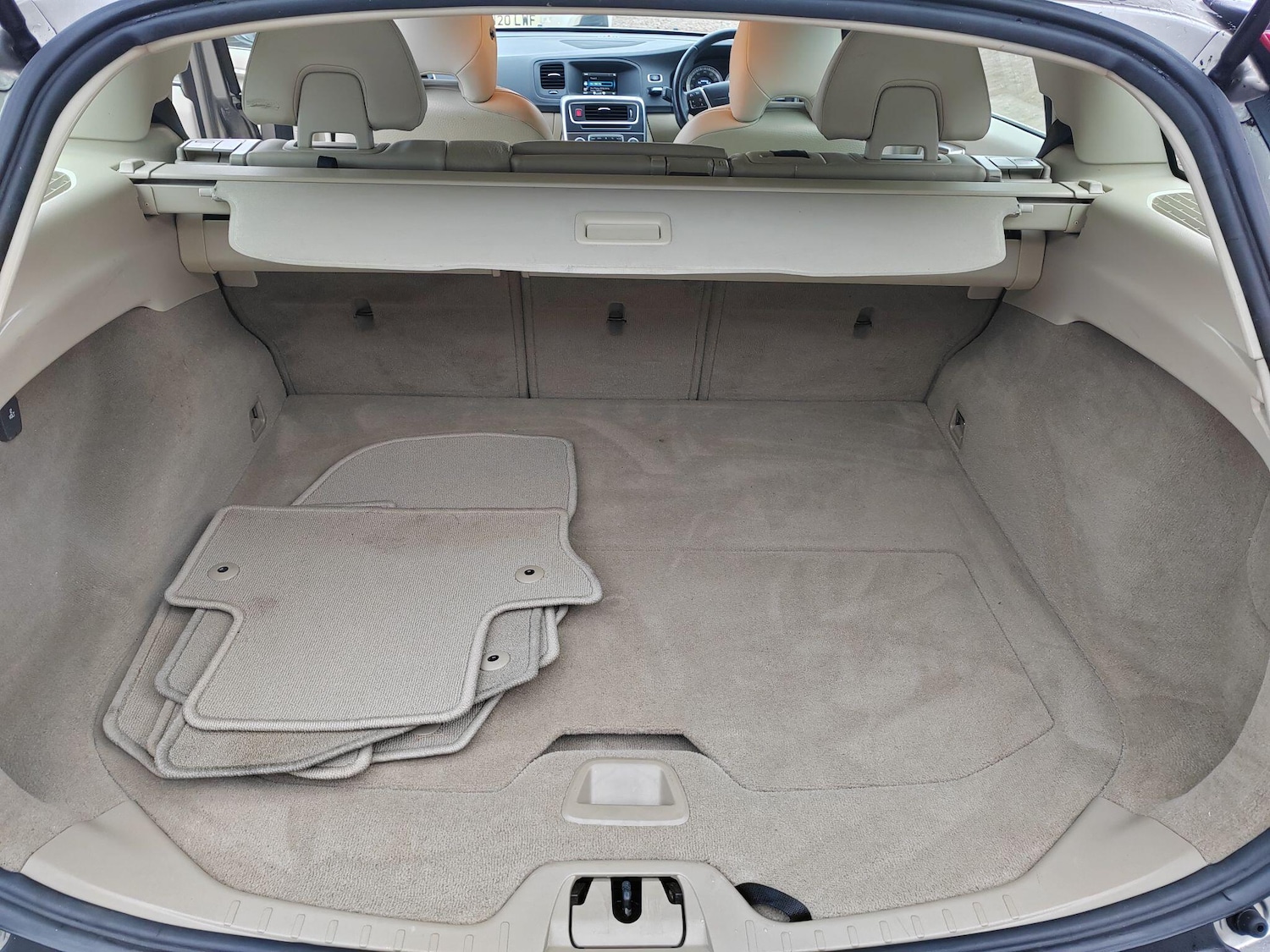 Used Volvo V60 2011 for sale - 77359193: Photo 12