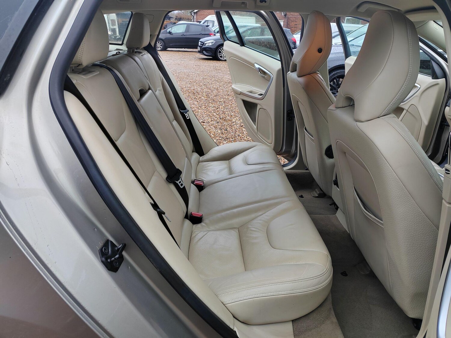 Used Volvo V60 2011 for sale - 77359193: Photo 13