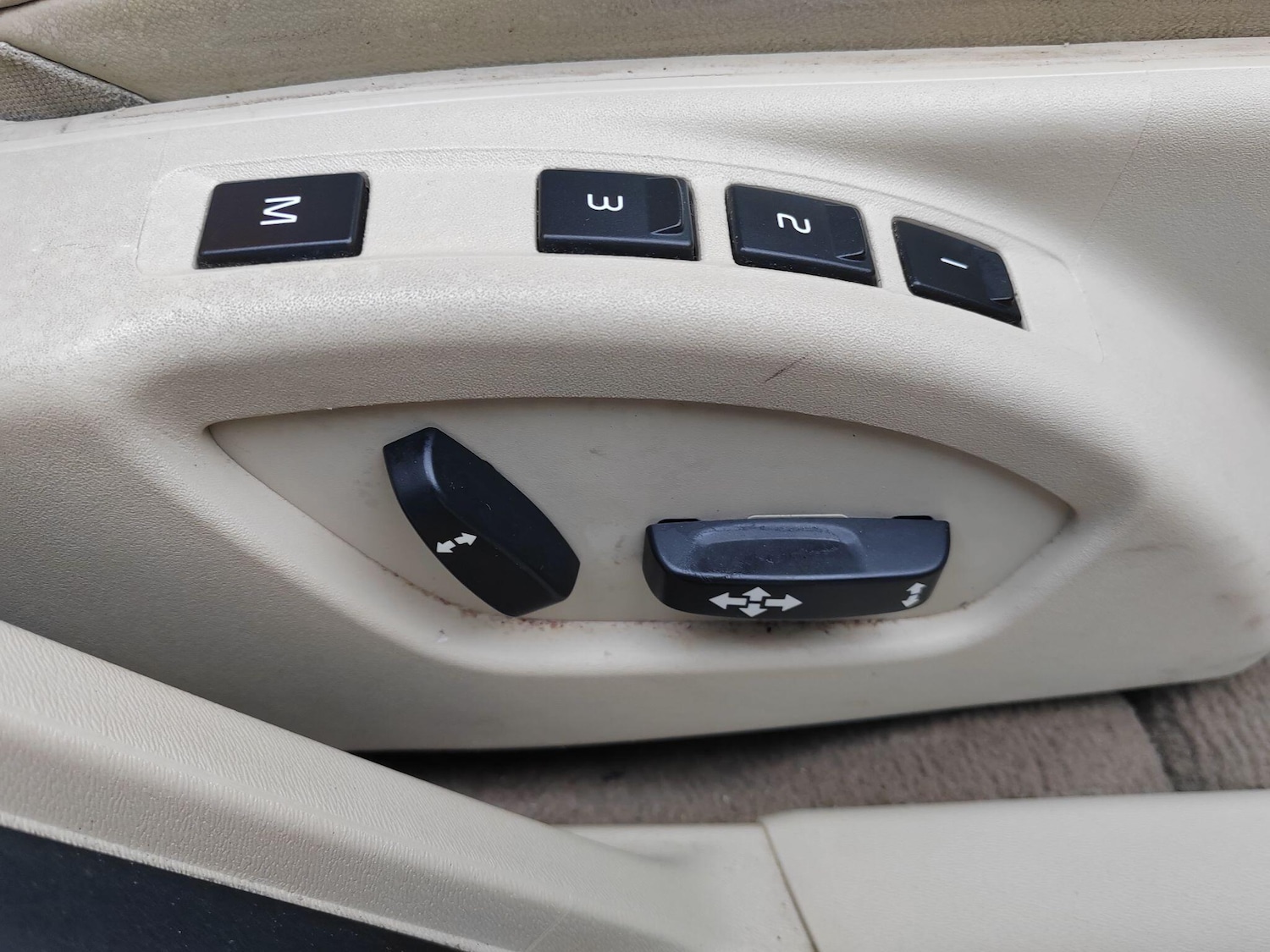 Used Volvo V60 2011 for sale - 77359193: Photo 17