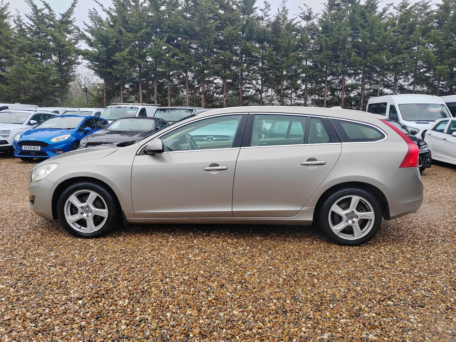 Used Volvo V60 2011 for sale - 77359193: Photo 2