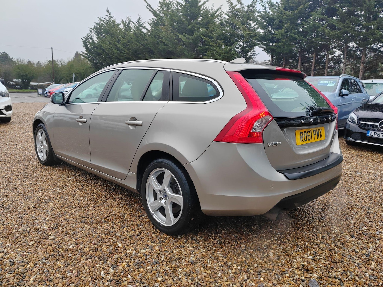 Used Volvo V60 2011 for sale - 77359193: Photo 3