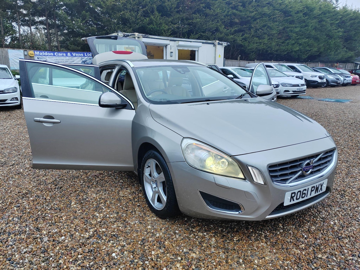Used Volvo V60 2011 for sale - 77359193: Photo 33