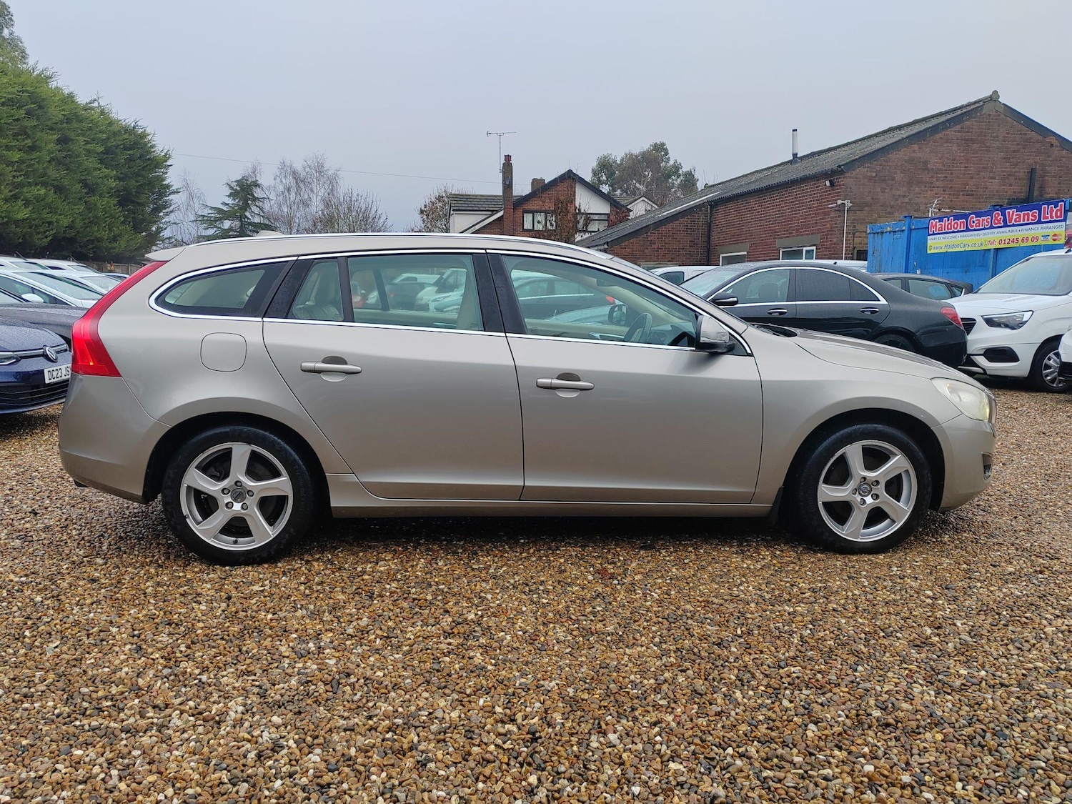 Used Volvo V60 2011 for sale - 77359193: Photo 6