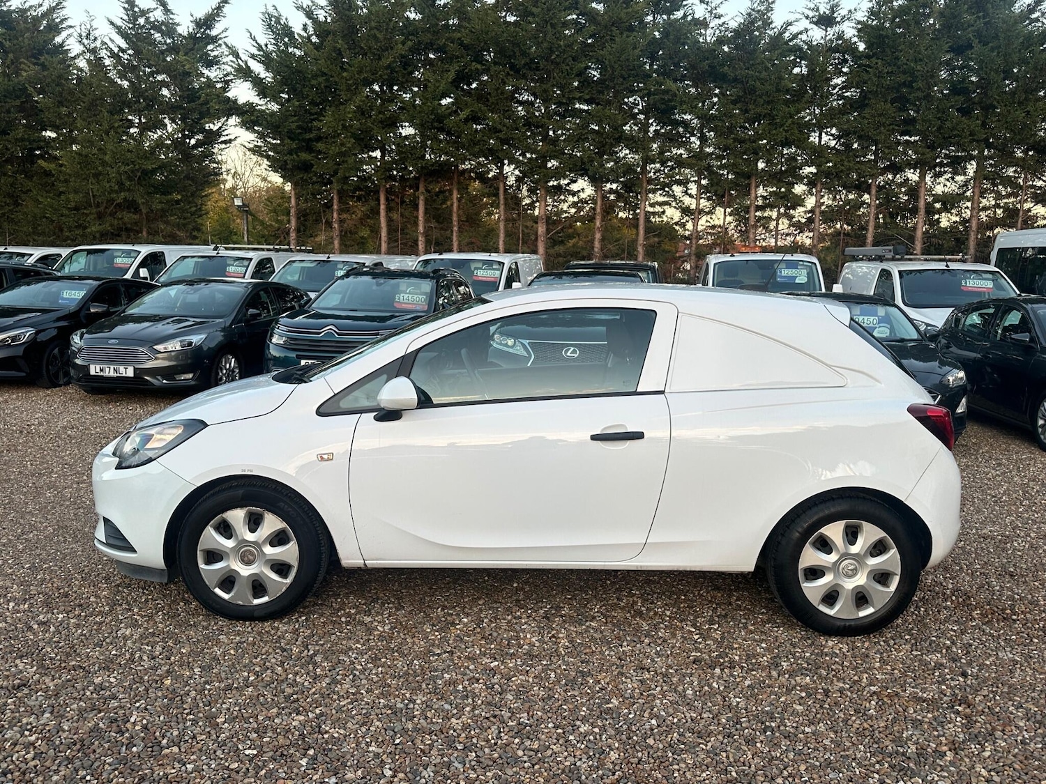 Used Vauxhall Corsa Van 2018 for sale - 76424412: Photo 2