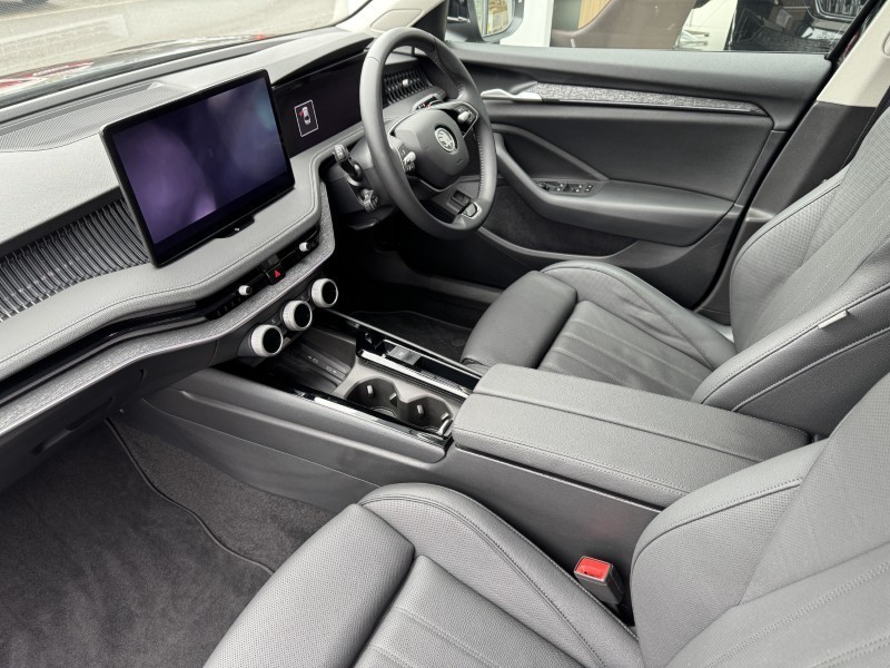 Used Skoda Superb 2025 for sale - 76980844: Photo 2