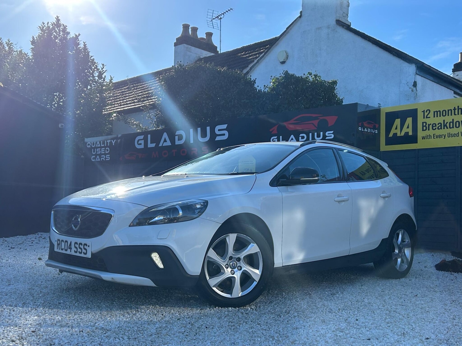 Used Volvo V40 2015 for sale - 77559826: Photo 3