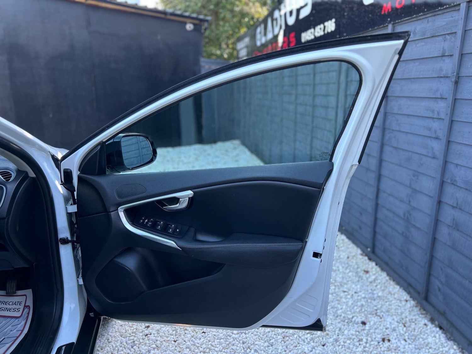 Used Volvo V40 2015 for sale - 77559826: Photo 35