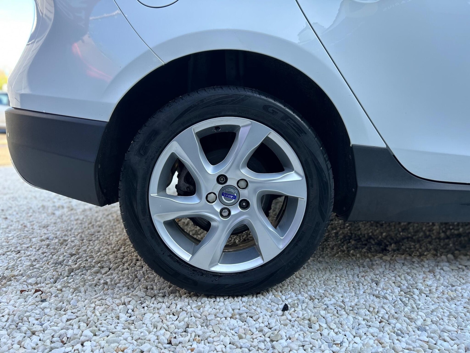 Used Volvo V40 2015 for sale - 77559826: Photo 38