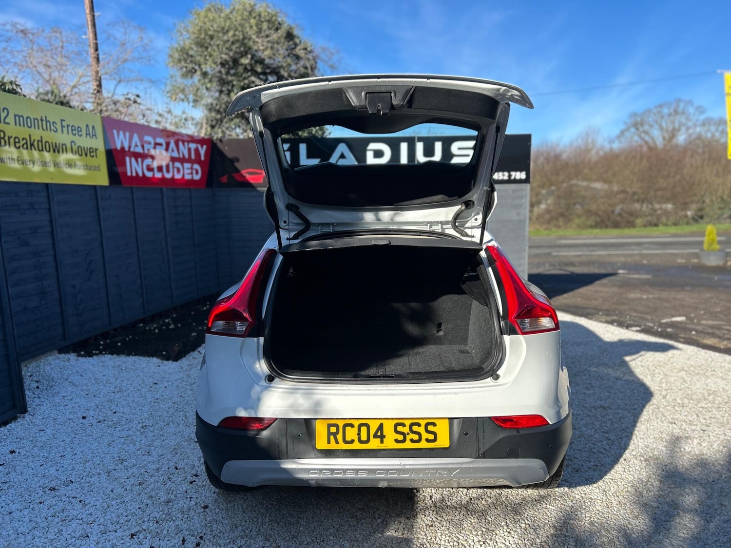 Used Volvo V40 2015 for sale - 77559826: Photo 45