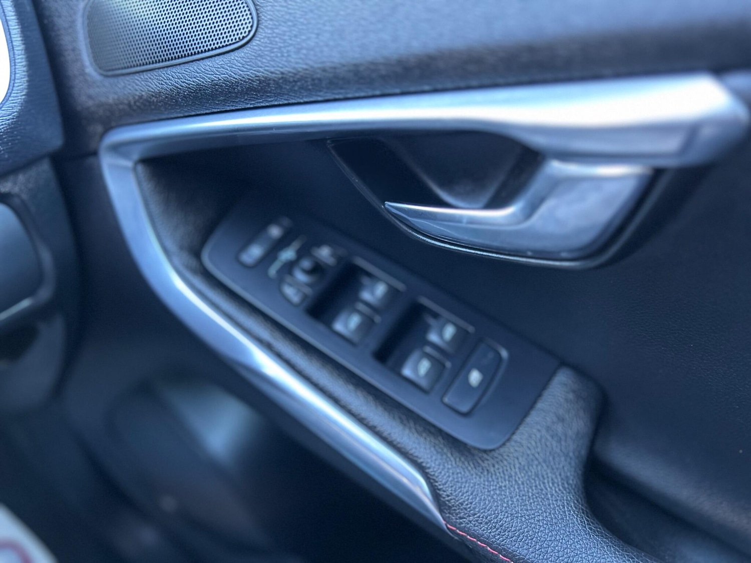 Used Volvo V40 2015 for sale - 77559826: Photo 56