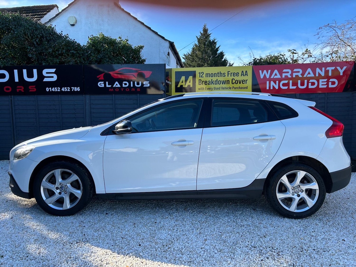 Used Volvo V40 2015 for sale - 77559826: Photo 6