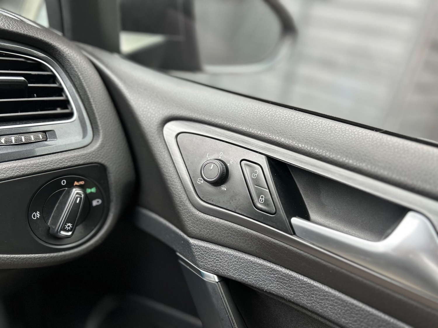 Used Volkswagen Golf 2017 for sale - 78100544: Photo 29