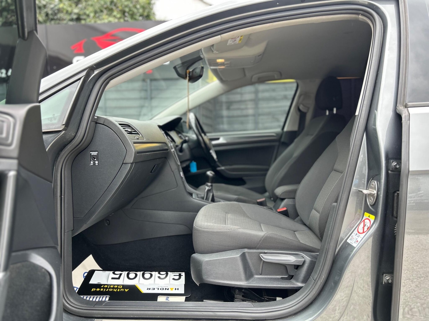 Used Volkswagen Golf 2017 for sale - 78100544: Photo 51