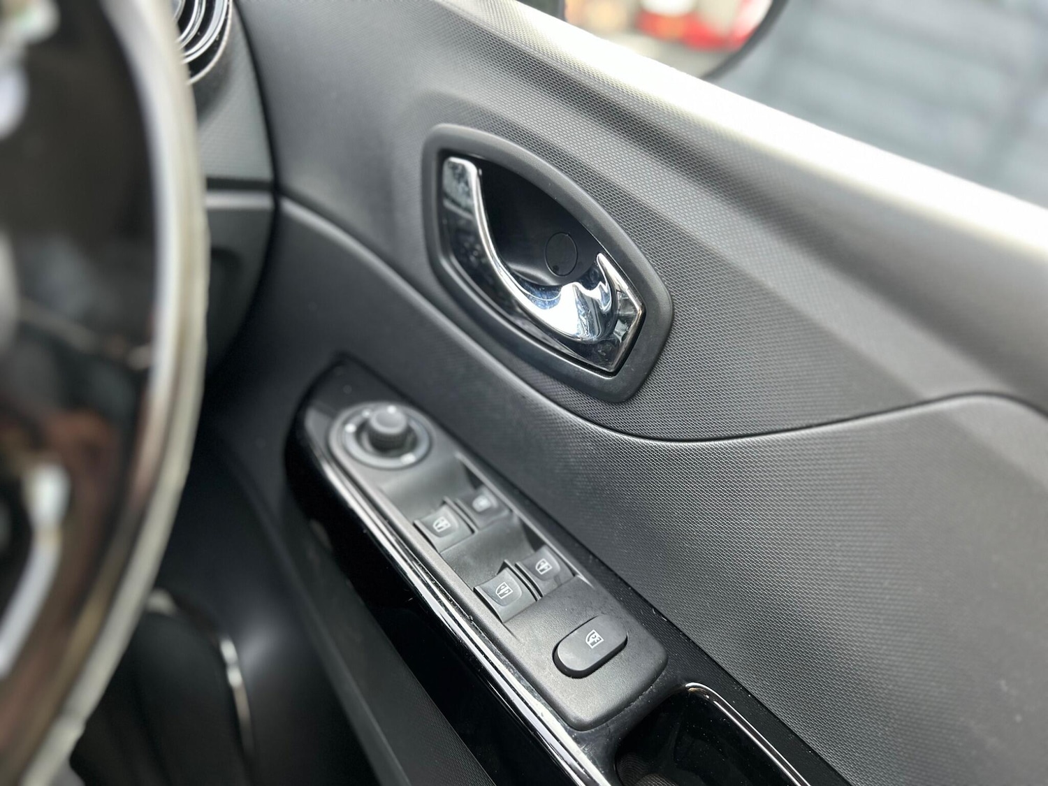 Used Renault Captur 2016 for sale - 77784472: Photo 27