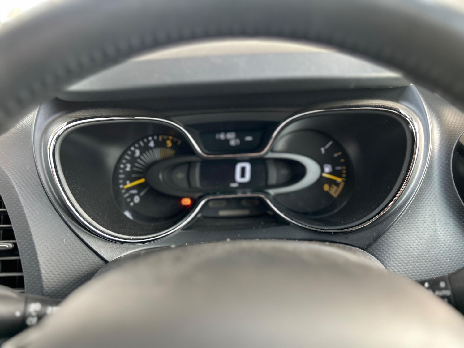 Used Renault Captur 2016 for sale - 77784472: Photo 33